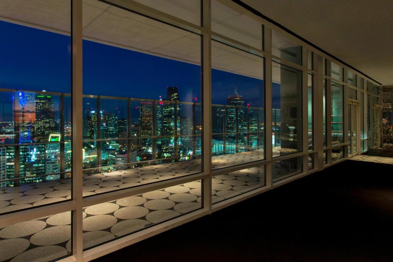 W Dallas Bagian luar foto